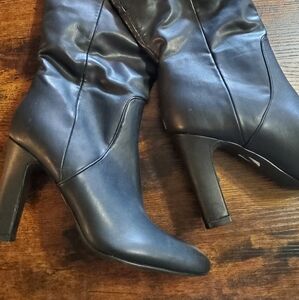 Elegant Black Women's Knee Length Boots Size 9